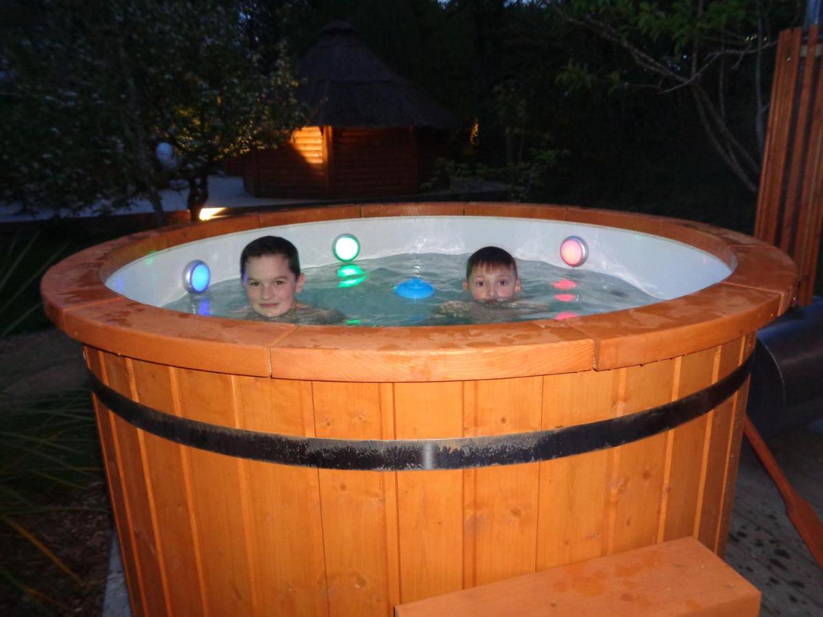 Tonn"O Loisirs Villa Servel Luaran gambar